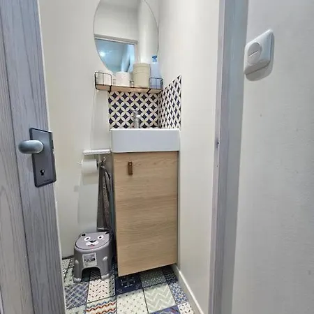 Maison Récente Avec Jardin Et Terrasse, Bien Desservie Appartement *
