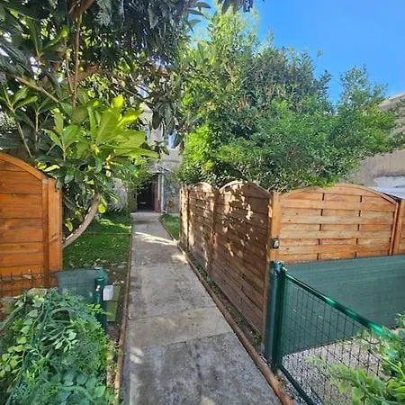 Maison Récente Avec Jardin Et Terrasse, Bien Desservie *