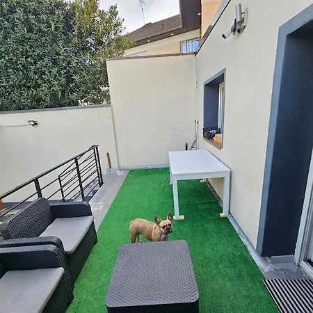 Appartement Maison Récente Avec Jardin Et Terrasse, Bien Desservie La Courneuve