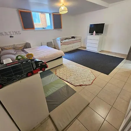 Apartament Maison Recente Proche Paris Avec Jardin Et Terrasse, Bien Desservie *