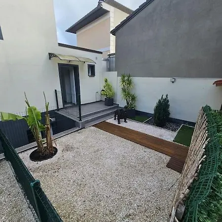 Apartament Maison Recente Proche Paris Avec Jardin Et Terrasse, Bien Desservie La Courneuve