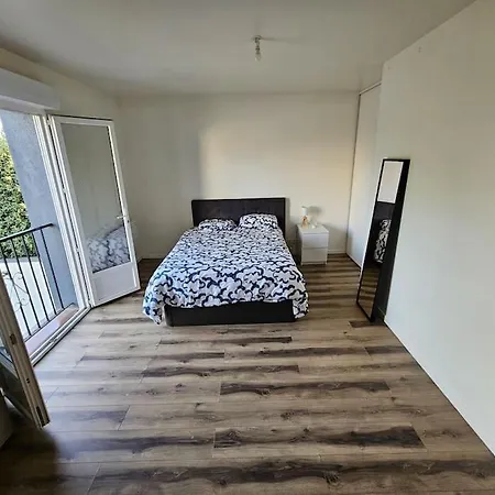Maison Récente Avec Jardin Et Terrasse, Bien Desservie Appartement *