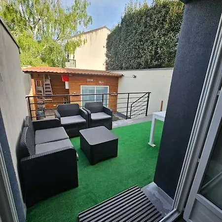 Maison Récente Avec Jardin Et Terrasse, Bien Desservie Appartement