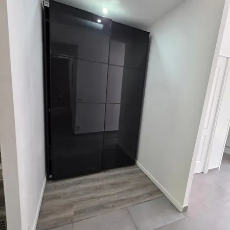 Maison Récente Avec Jardin Et Terrasse, Bien Desservie Appartement La Courneuve