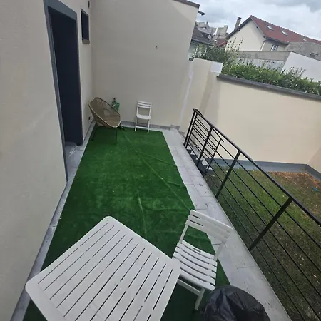 Maison Récente Avec Jardin Et Terrasse, Bien Desservie La Courneuve