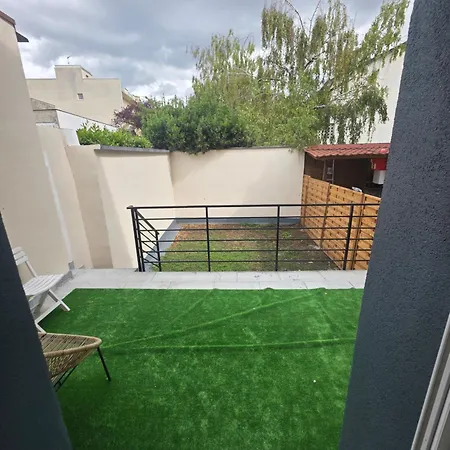 Appartement Maison Récente Avec Jardin Et Terrasse, Bien Desservie La Courneuve